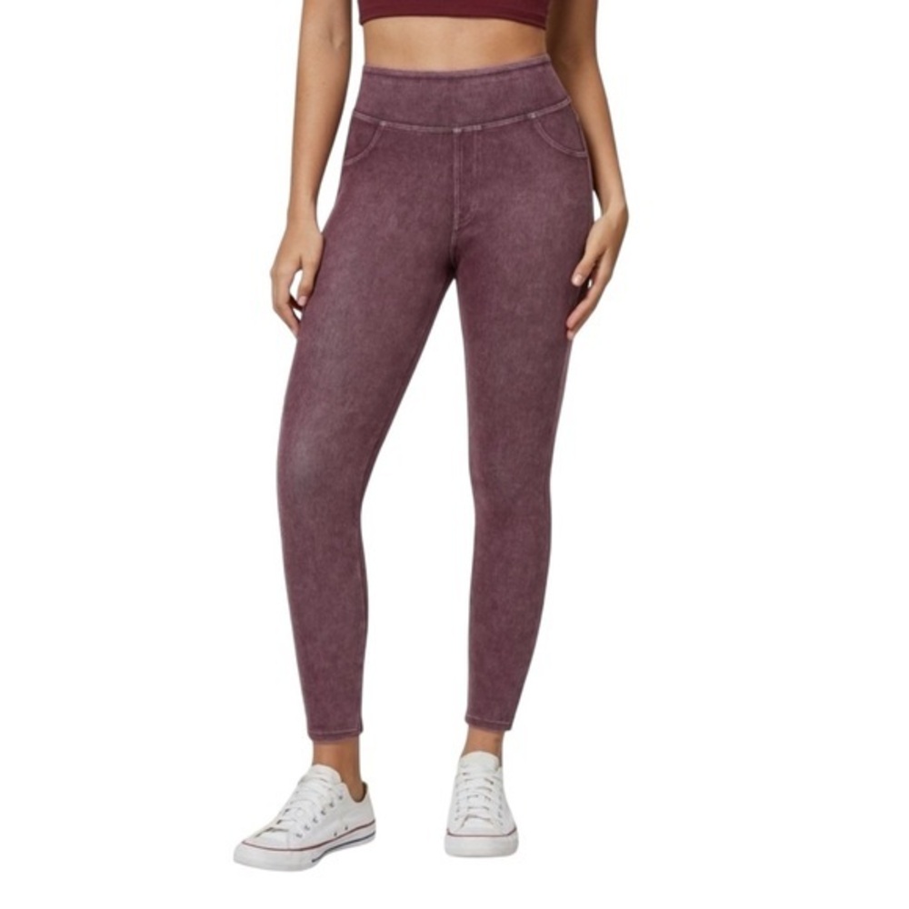 NWT Halara High-Waisted Stretchy Knit Denim 7/8 Leggings in Washed Windsor Wine